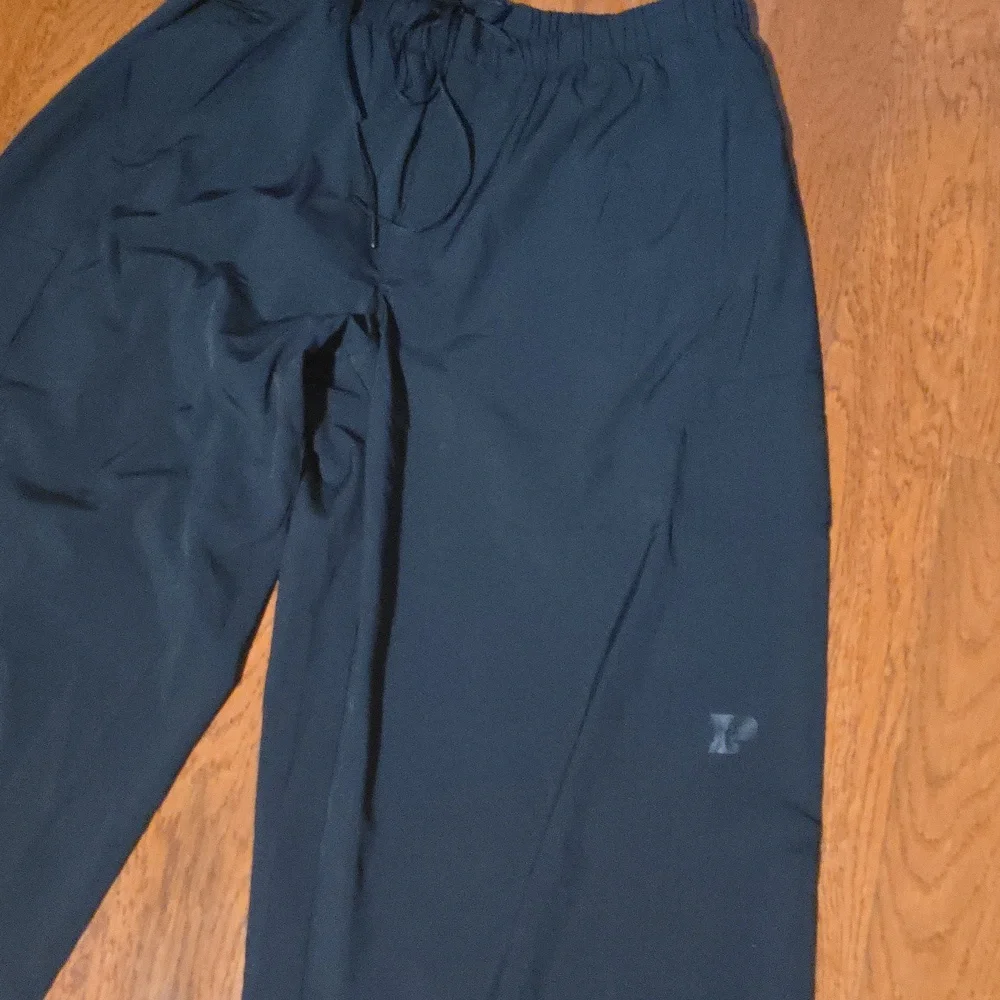 COPY NWT Pink Victoria Secret Parachute Cargo Pants - Black - Picture 4 of 8